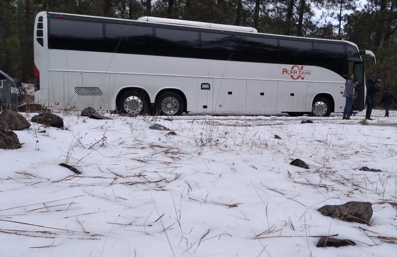 Autobús Alfa Tours en un viaje de montaña